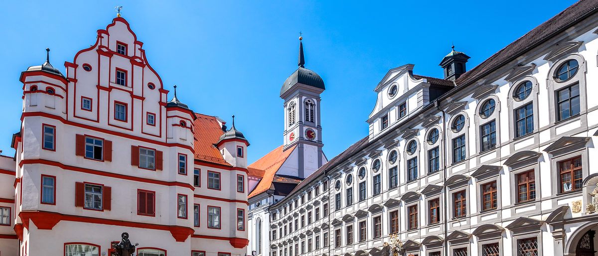 dillingen an der donau, dillingen, donau, schloss, kloster, bayern, altstadt, innenstadt, gebäude, bauwerk, zentrum, architektur, historisch, urban, deutschland, denkmal, sehenswürdigkeit, sehenswert, reisen, urlaub, stadt, dorf, städtereisen, stadtlandschaft, europa, tourismus, touristisch, tageslicht, reiseziel, erleben, ferien, ferienziel, attraktion, unterwegs, ausflug, ausflugsziel, wahrzeichen, bekannt, hintergrund, banner, freiraum, niemand, keine personen, orientierungspunkt