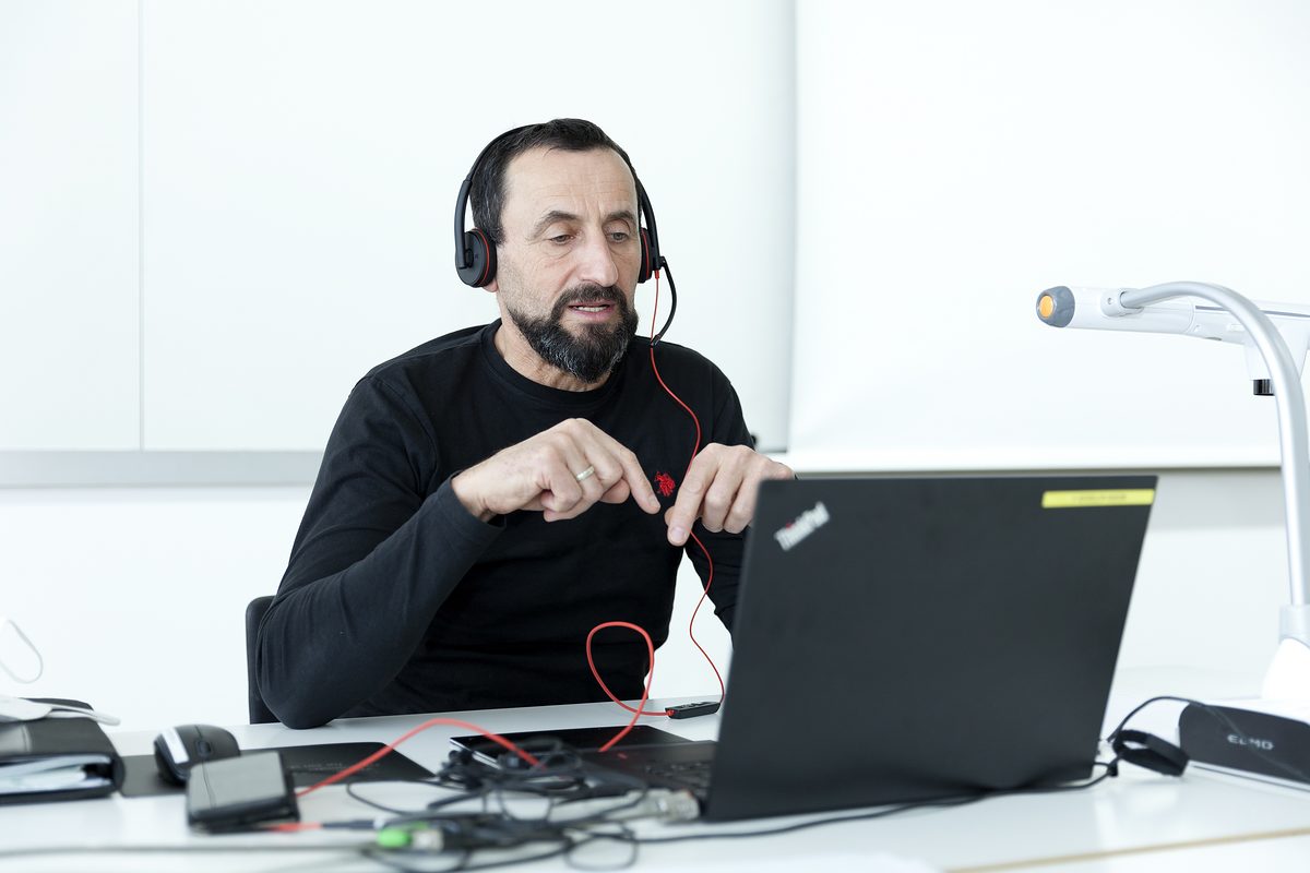 Herr Groß 15