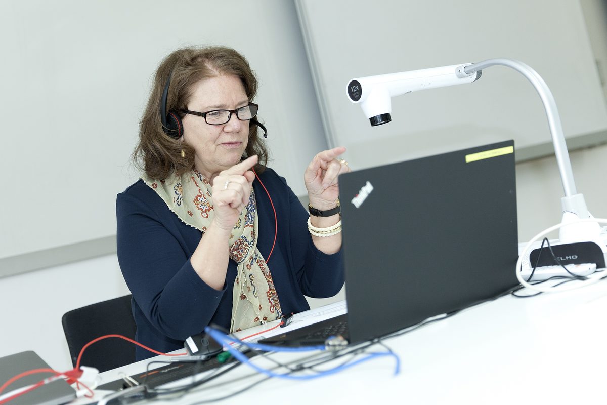 Frau Urick 2