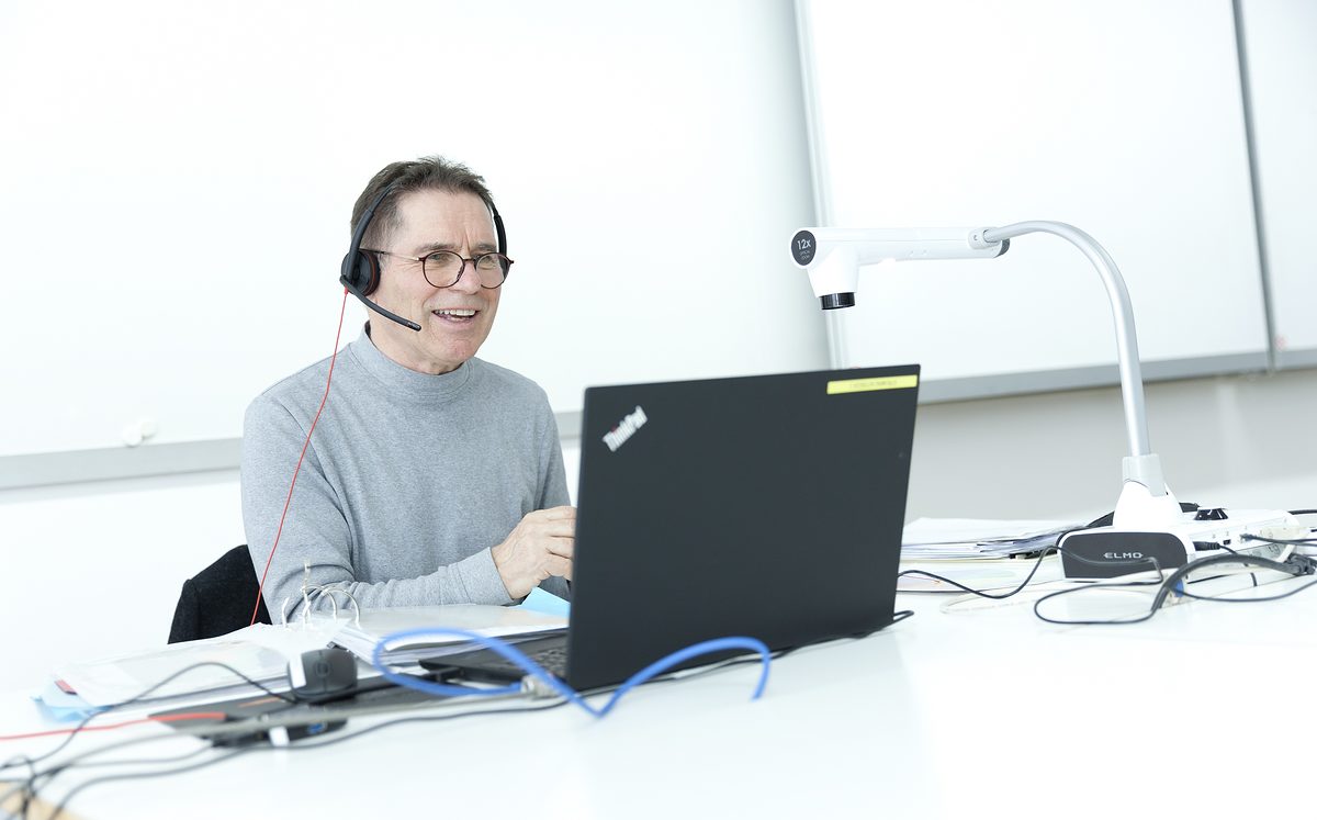 Herr Schmid 11